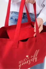 Believe In Yourself Baskılı Büyük Boy Kırmızı Kanvas Çanta - Görsel 3